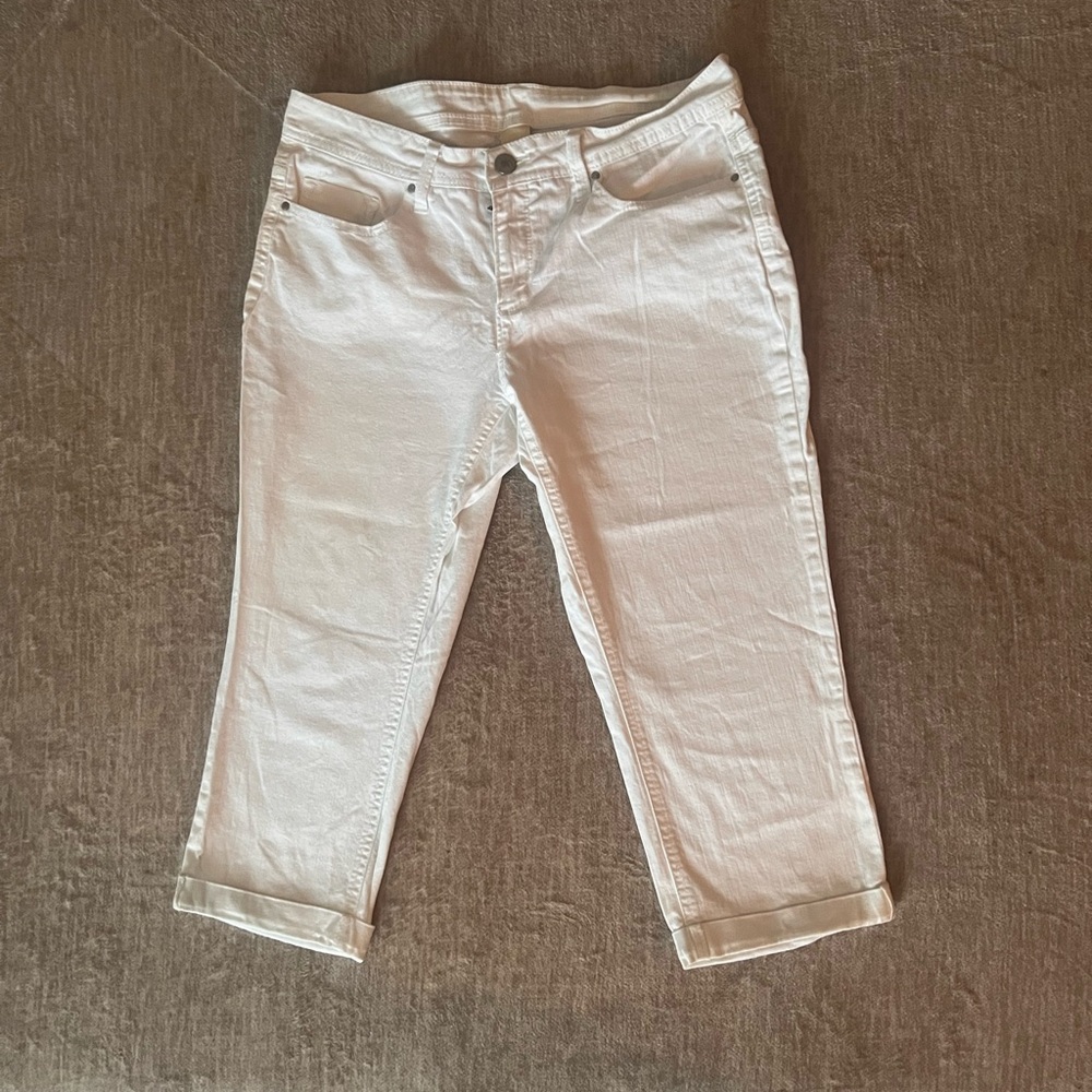 Women's Off White Capris